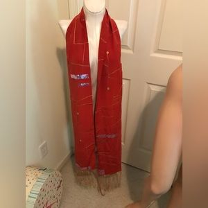 Banana Republic scarf OS nwt $78 100% silk yummy/fun brick ,pallets ,gold fringe